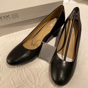 NWT Geox Respira Italian Leather Pumps